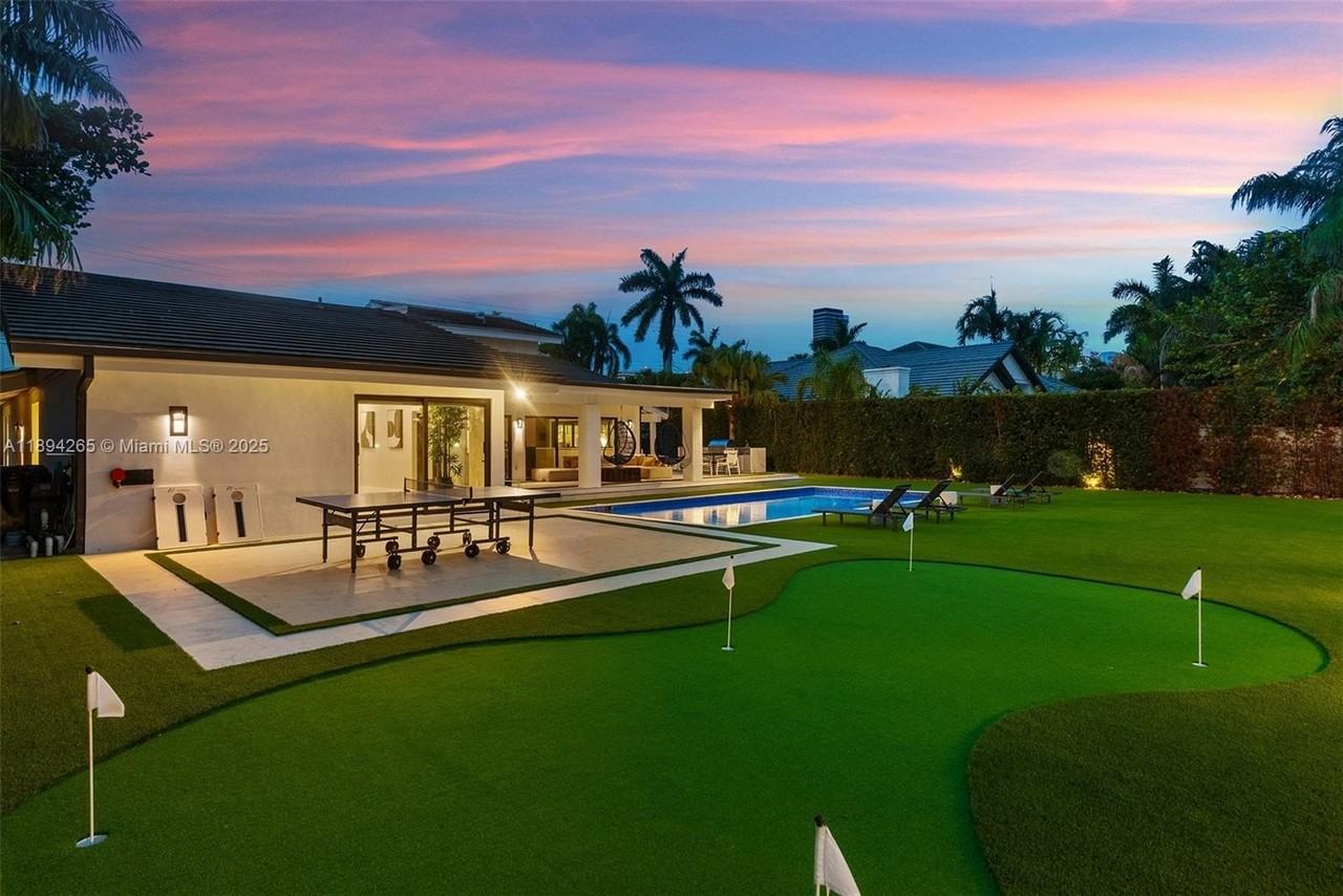 207 Holiday Dr - Photo 7 of 50