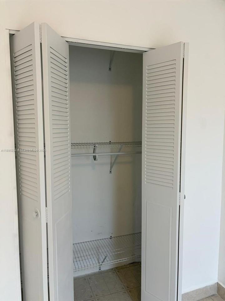 6820 W Flagler St #212