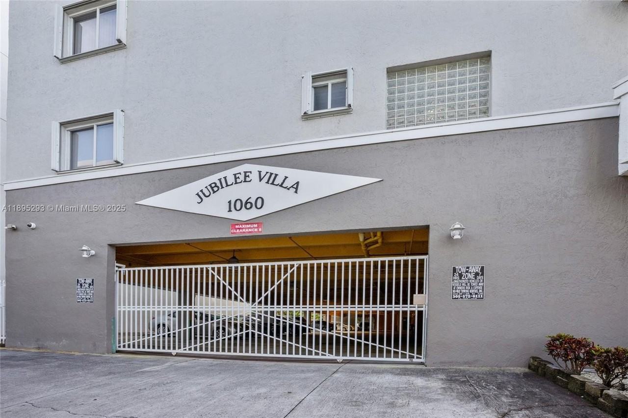 1060 Nw 7th St #106 - Photo 2 of 26