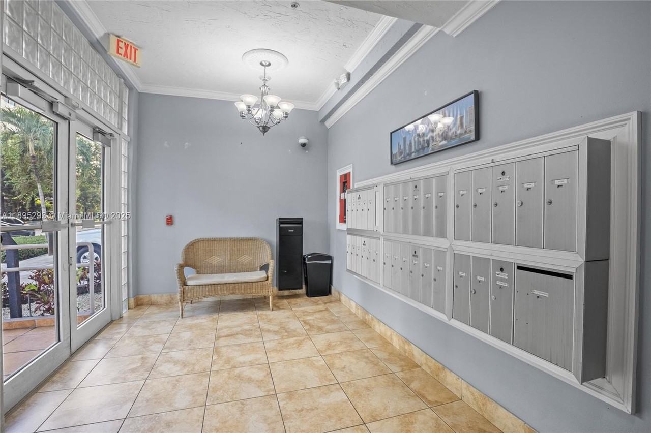 1060 Nw 7th St #106 - Photo 5 of 26