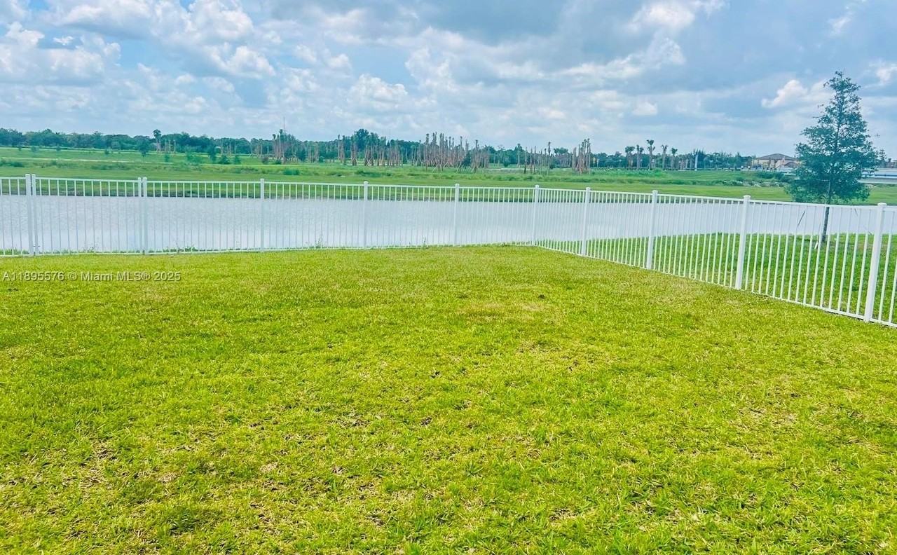 974 Bent Creek Dr #974 - Photo 4 of 22