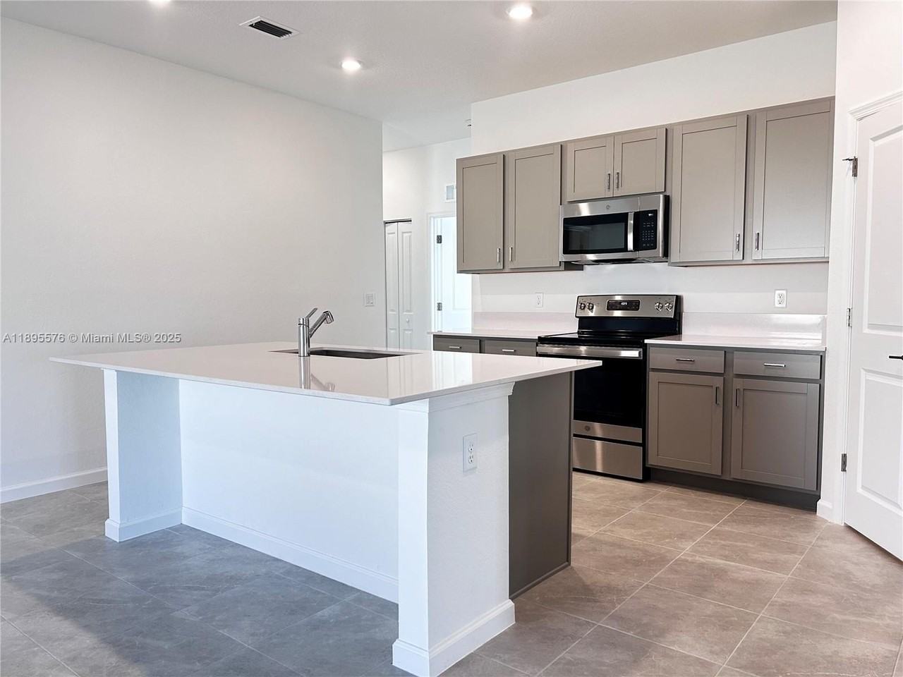 974 Bent Creek Dr #974 - Photo 5 of 22