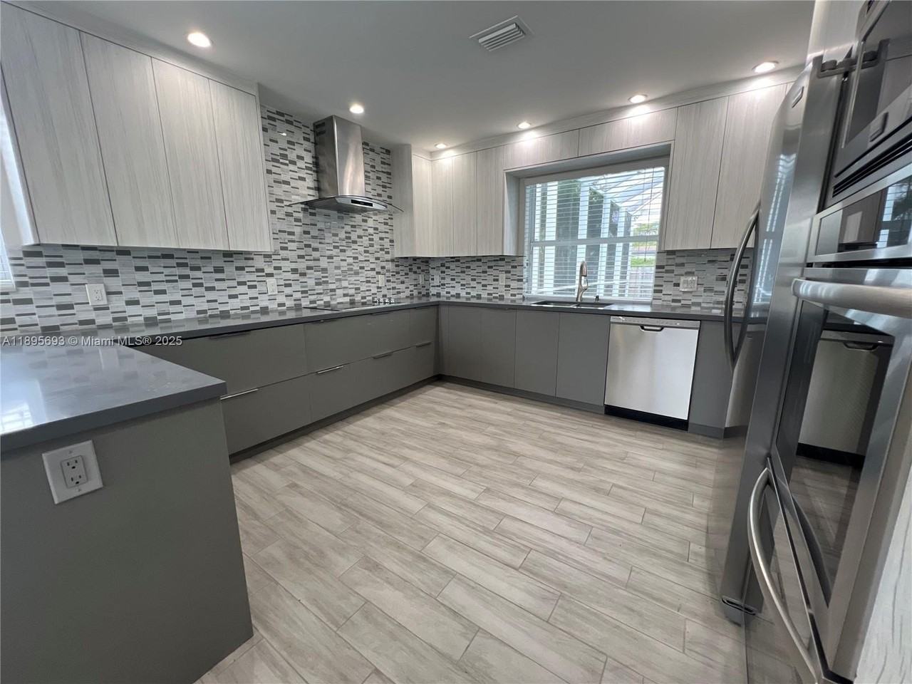 1405 N 46th Ave #1405 - Photo 3 of 18