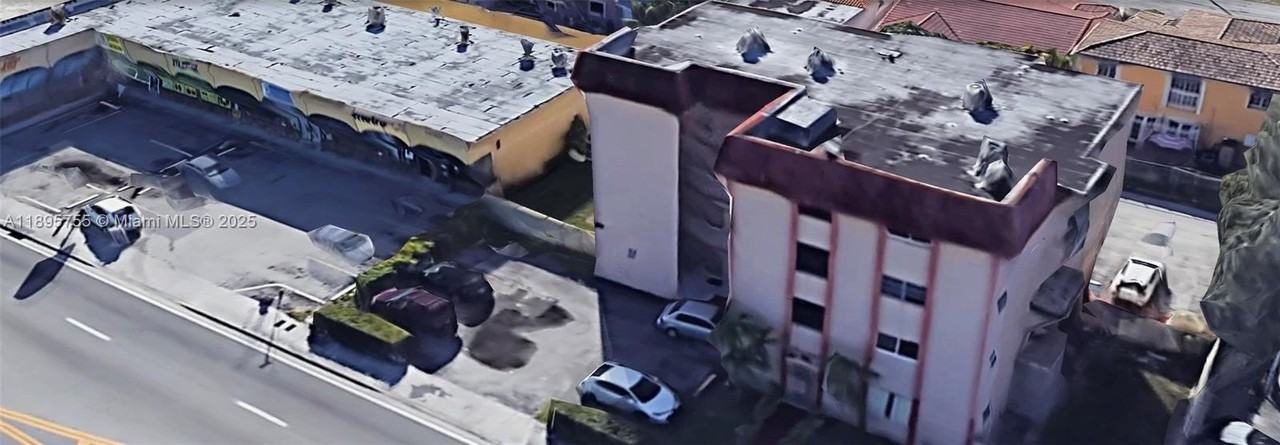 4758 W Flagler St #11 - Photo 2 of 24