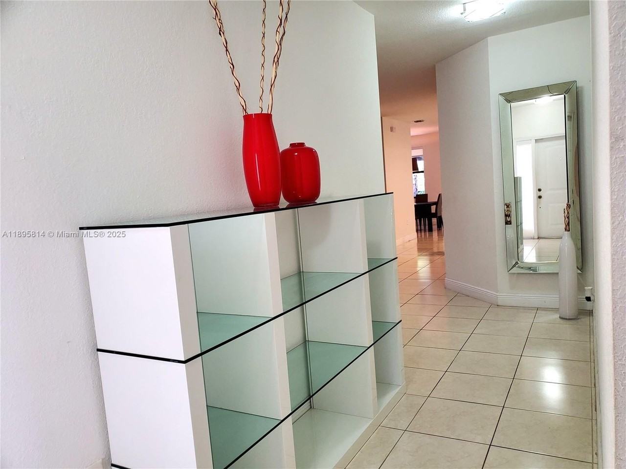 9731 Nw 10th Ter - Photo 4 of 47