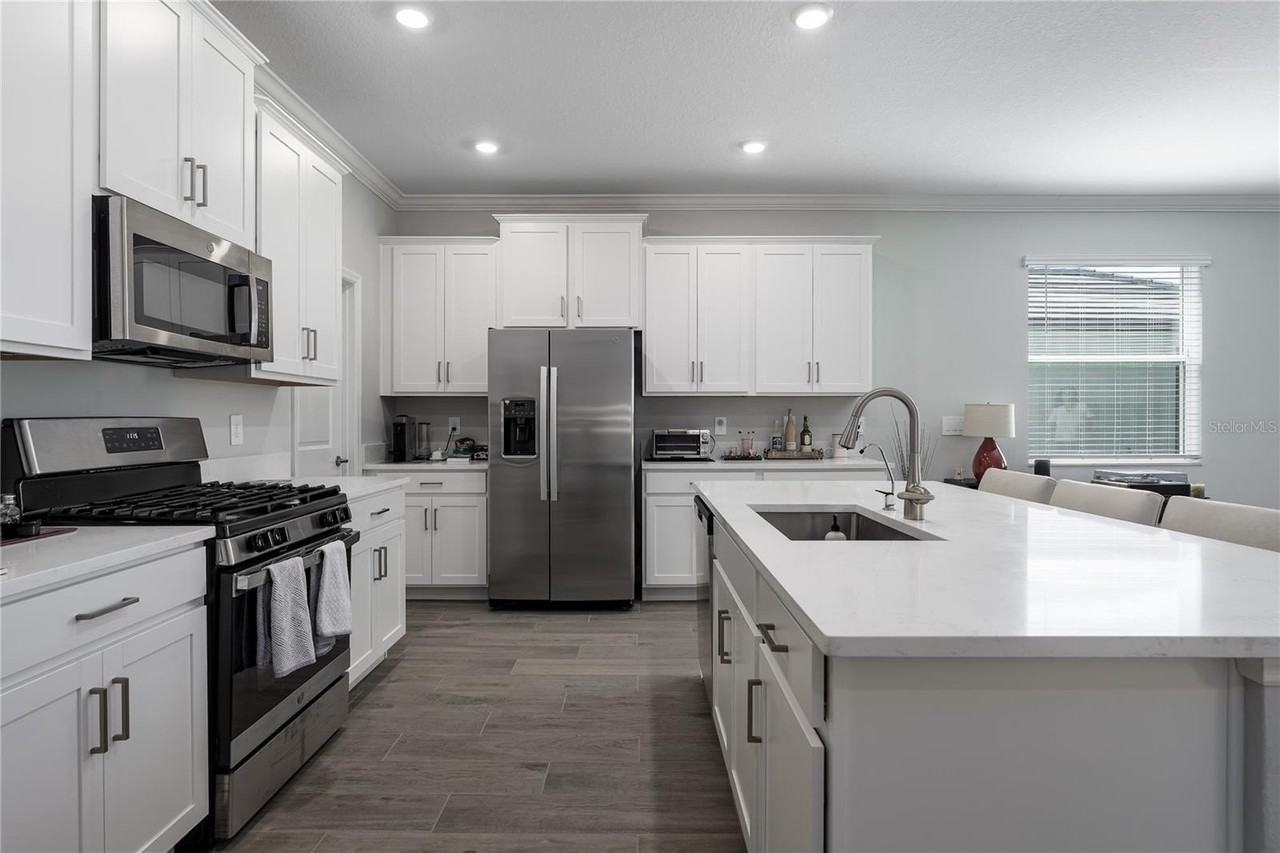 11923 Lilac Pearl Ln - Photo 5 of 36