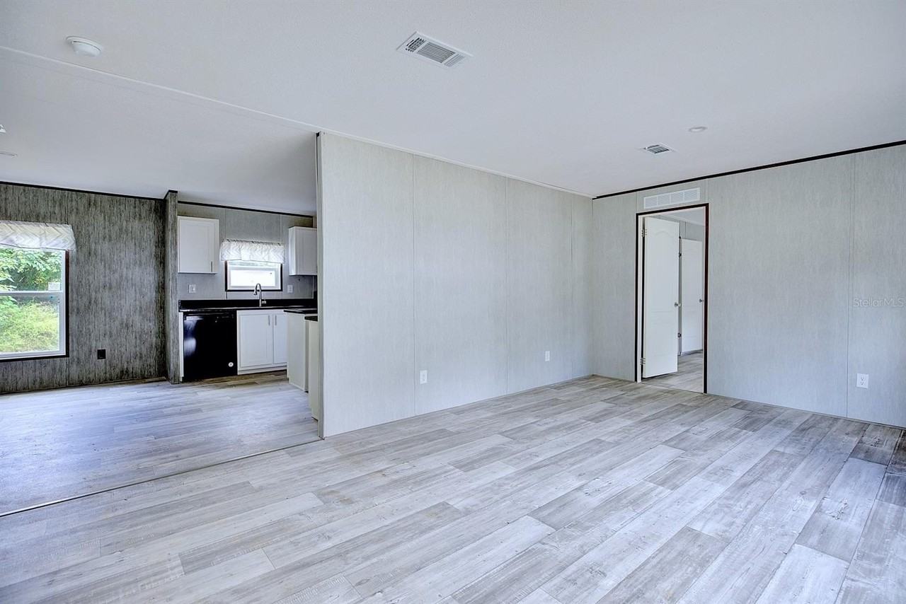 8595 Nw 13th Ct - Photo 6 of 38