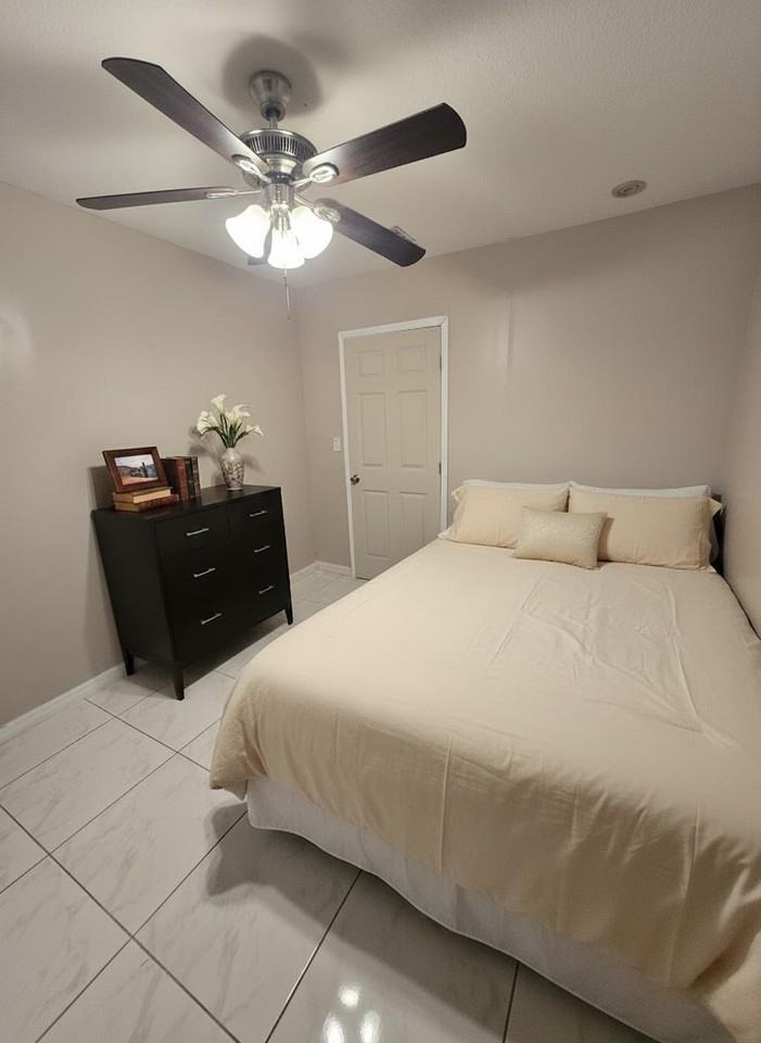 Sw 138th Ct - Photo 3 of 3