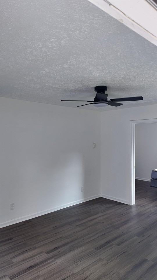 Austin Dr - Photo 2 of 5