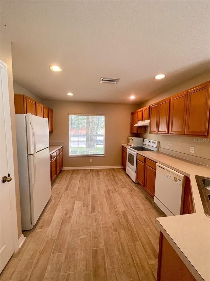 10840 Johanna Ave - Photo 4 of 22