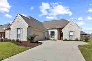 featured image of 313 Buttonwood Ln