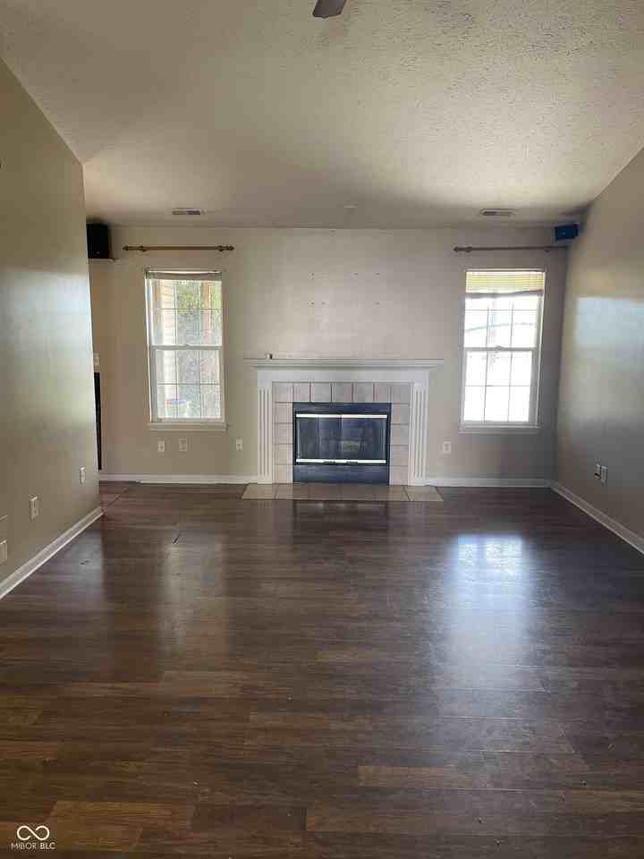 3403 Montgomery Dr - Photo 2 of 9