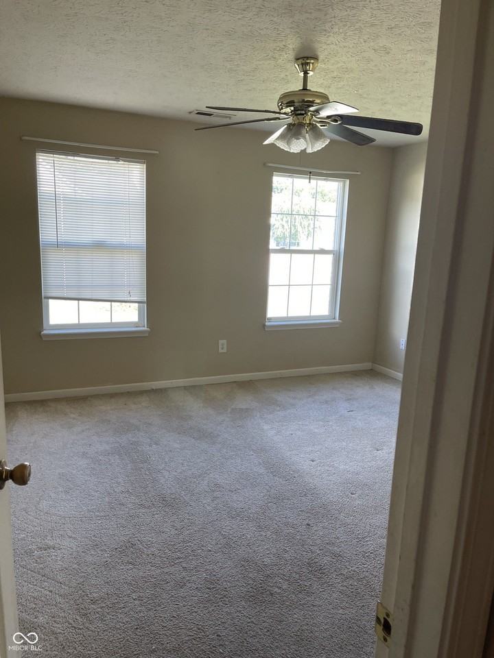 3403 Montgomery Dr - Photo 7 of 9