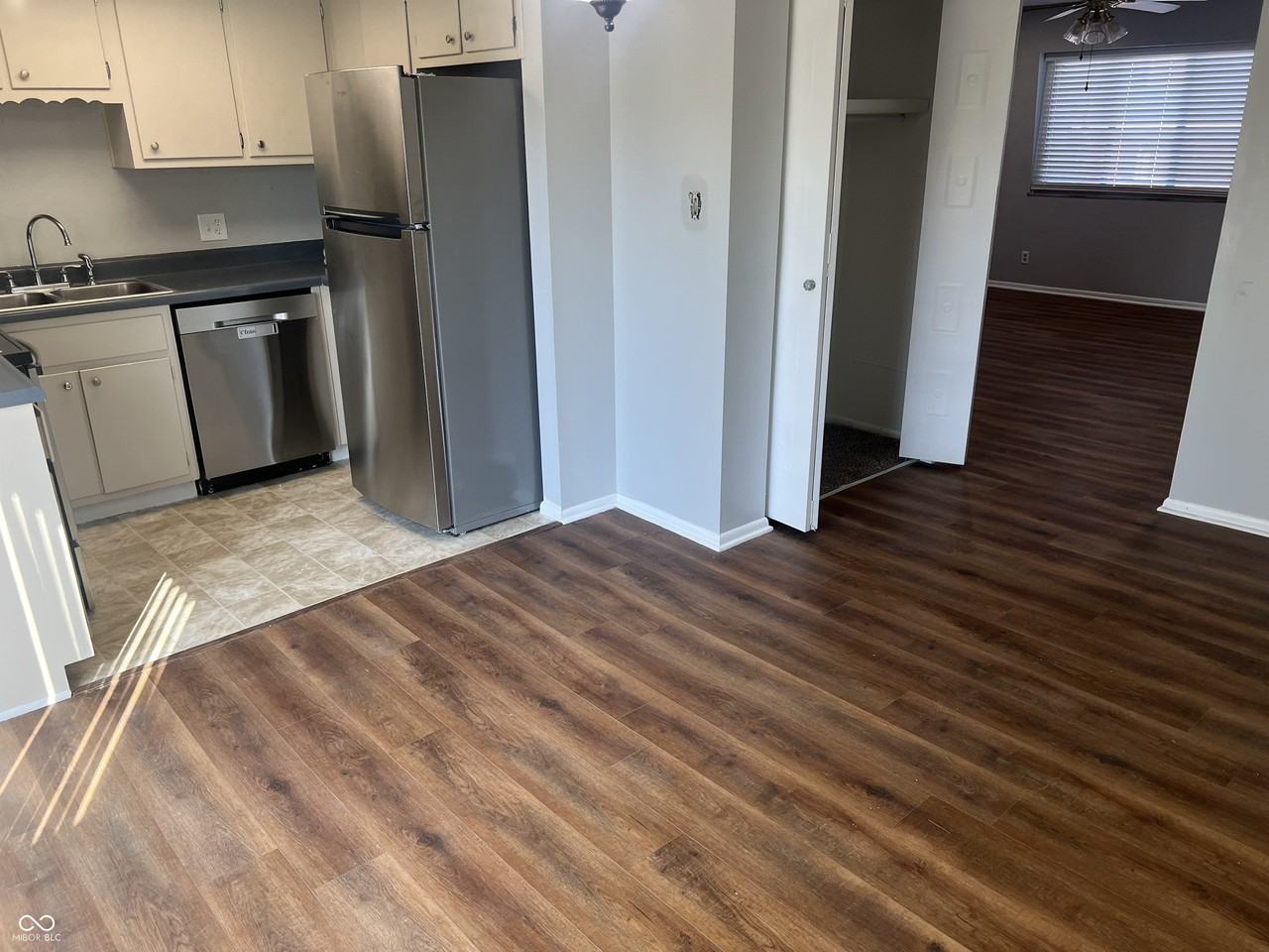 311 Elmead Ct #2015 - Photo 3 of 11