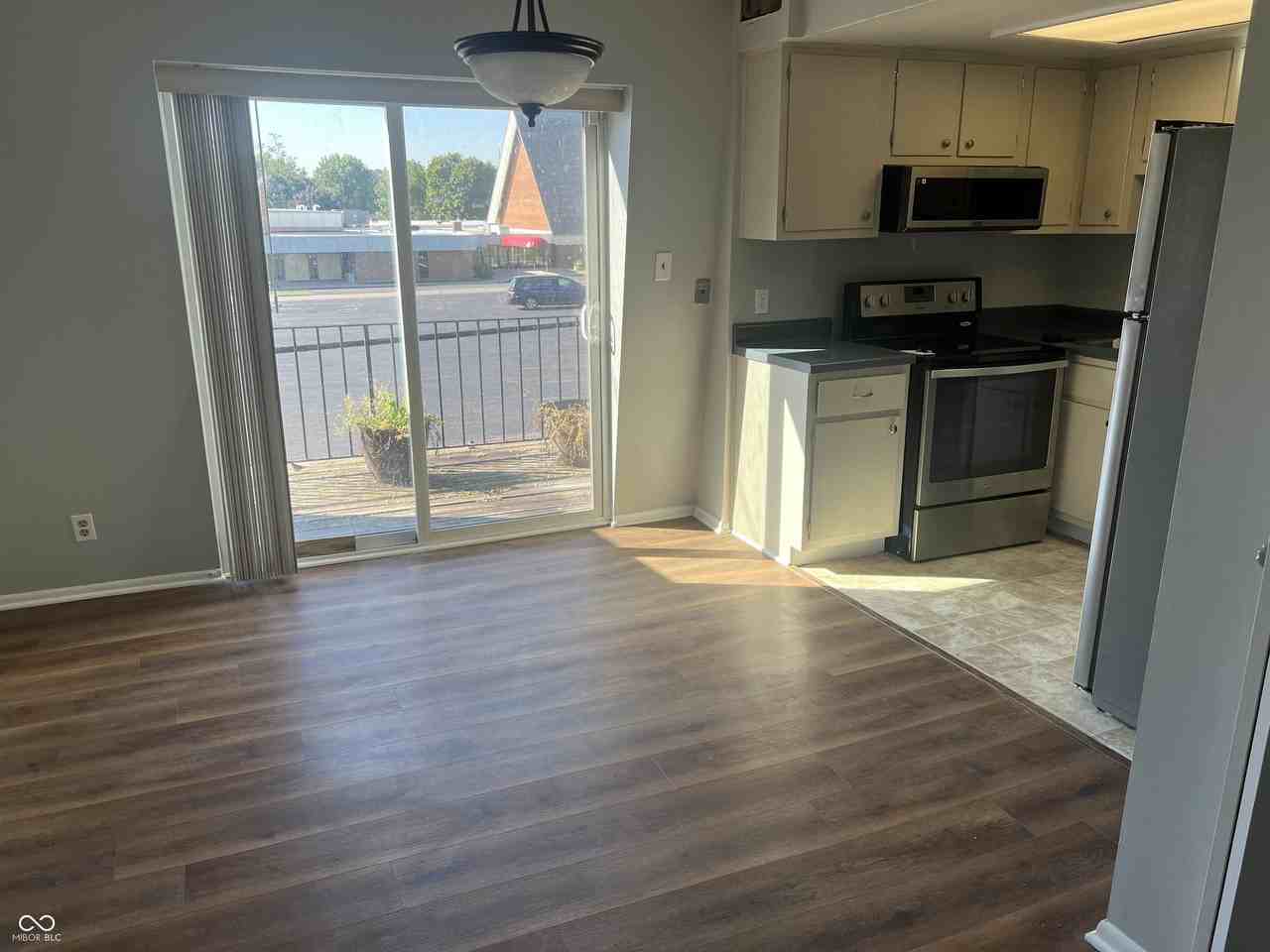 311 Elmead Ct #2015 - Photo 4 of 11