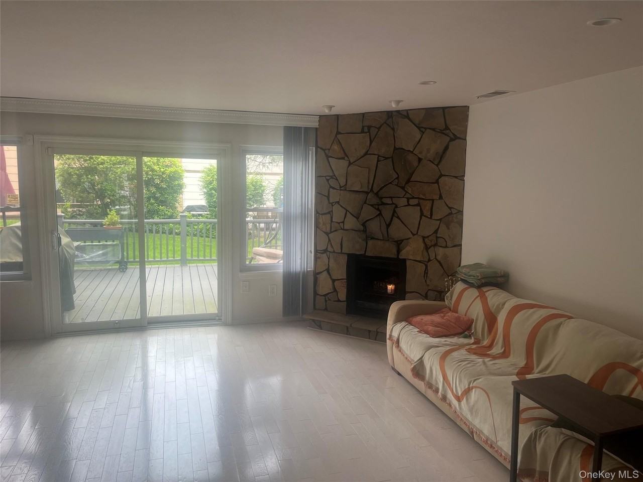 7 Village Ln - Photo 5 of 9