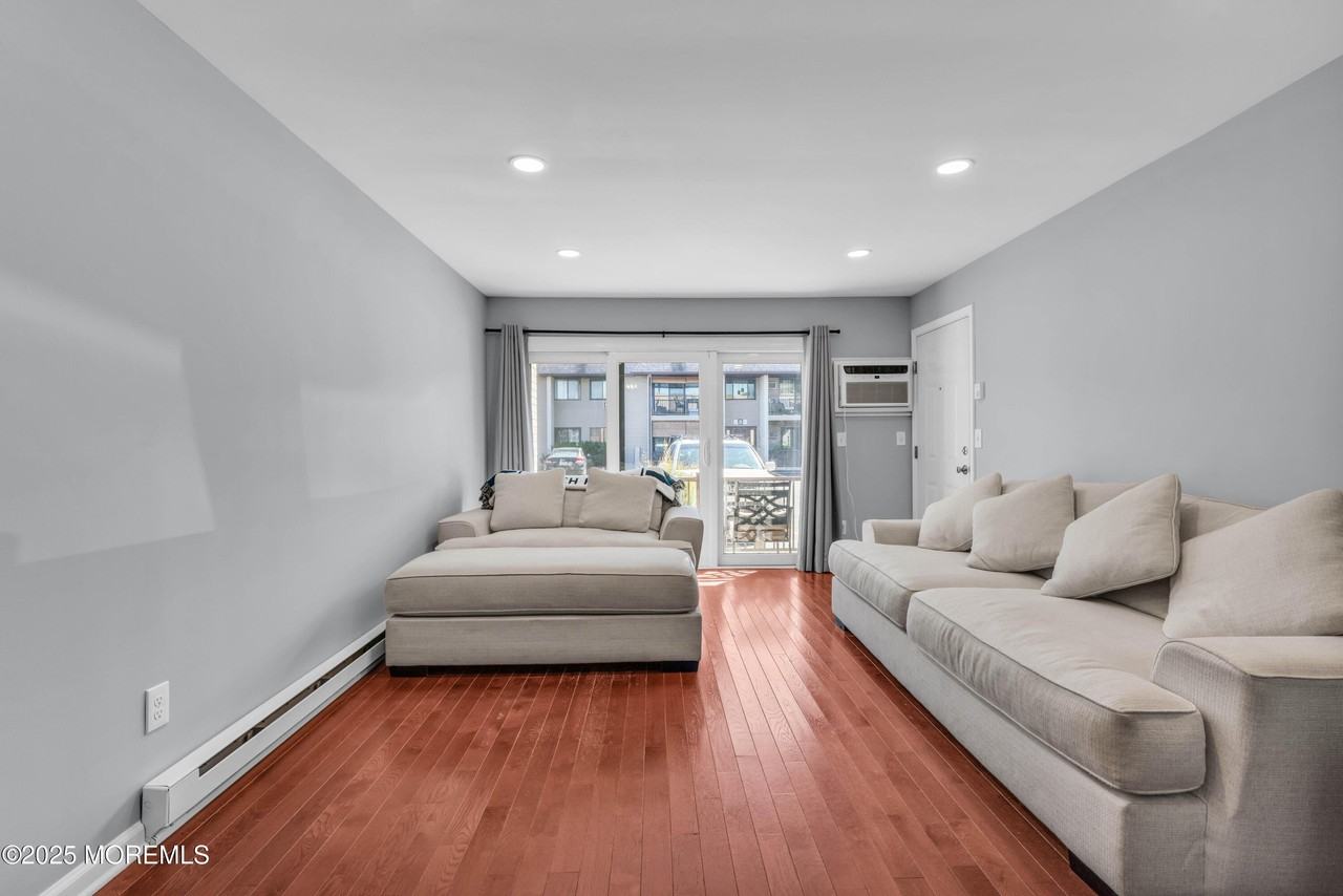 330 Shore Dr Unit E8 #E8 - Photo 6 of 17