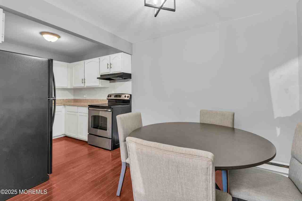 330 Shore Dr Unit E8 #E8 - Photo 7 of 17