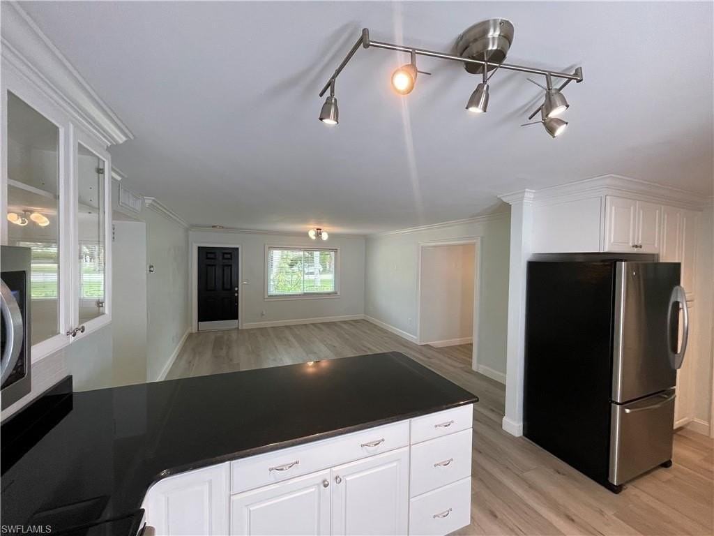 905 13th St N - Photo 3 of 10