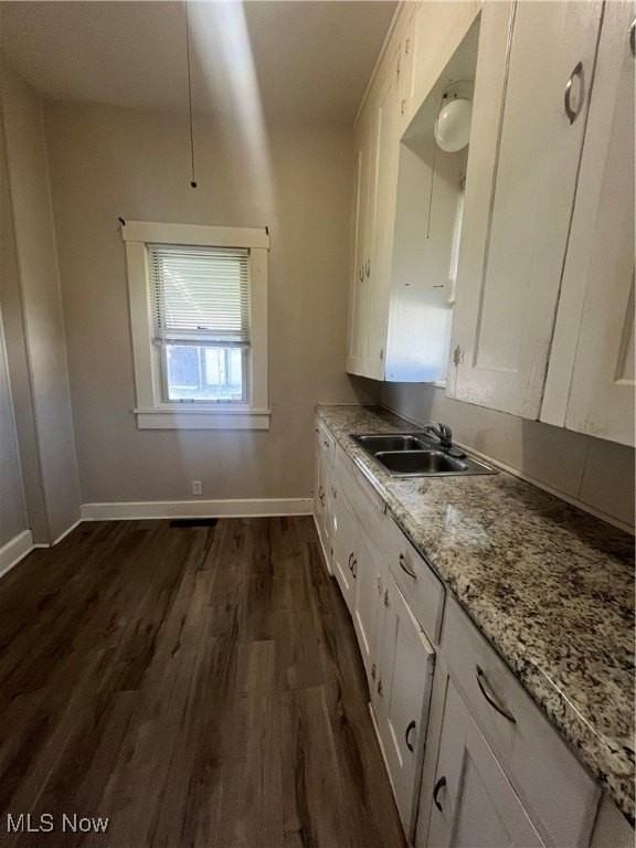 1027 Harrison Ave Sw - Photo 4 of 7