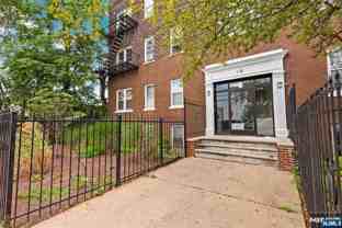 16 Irving St Apt C7 - Photo 1 of 1