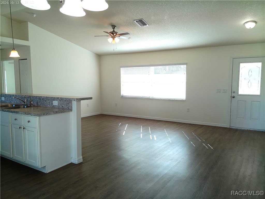 137 N Independence Hwy - Photo 7 of 22