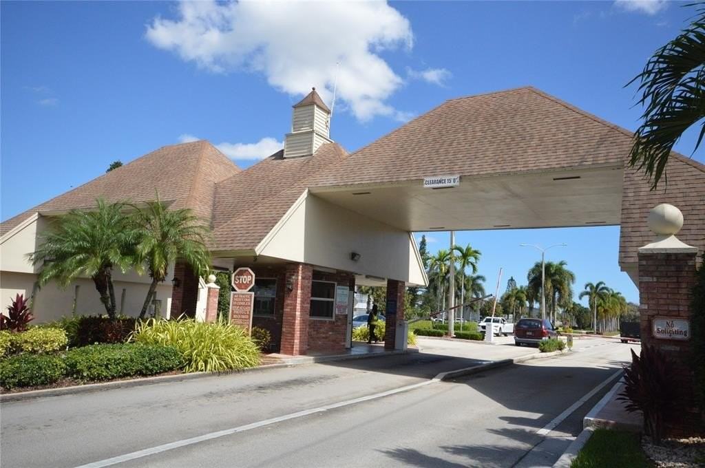 144 East New England Boulevard #144 - Photo 2 of 37