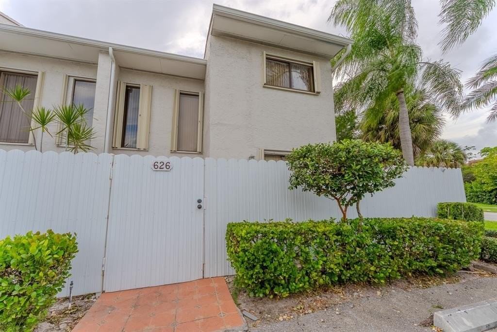 626 Ne 195th St #626