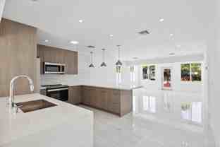 2201-1 NE 9th Ave #1 - Photo 1 of 1