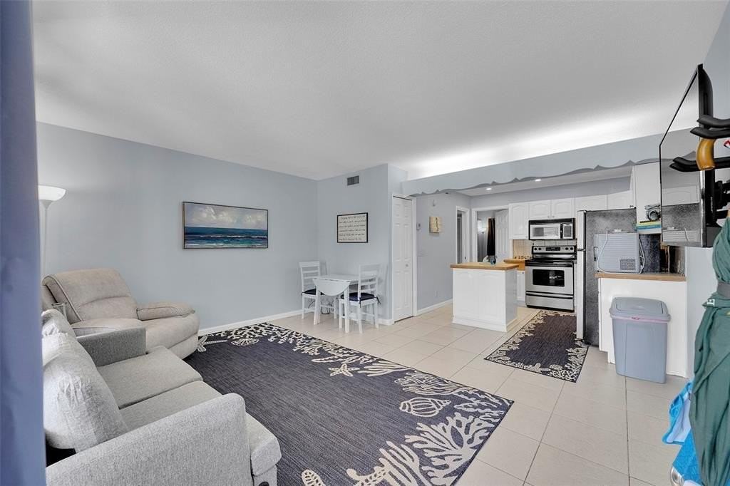 4627 Bougainvilla Dr #1A - Photo 6 of 22