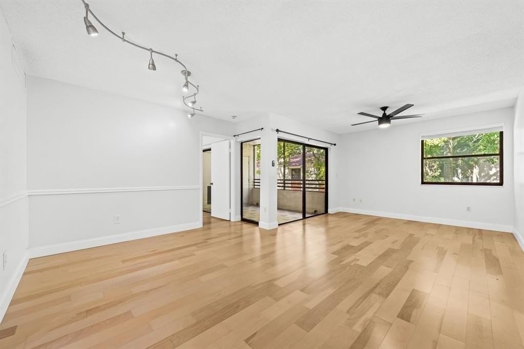 9821 Nw 3rd St #9821 - Photo 5 of 16