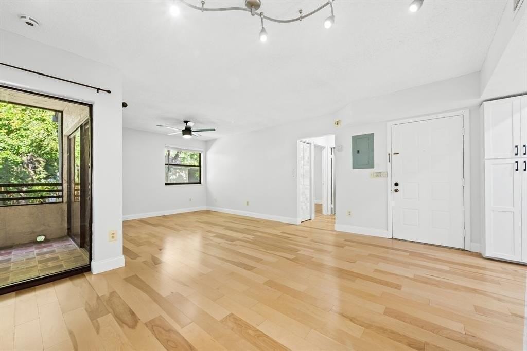 9821 Nw 3rd St #9821 - Photo 6 of 16