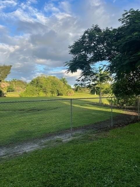 5100 Sw 90th Ave #410 - Photo 3 of 15