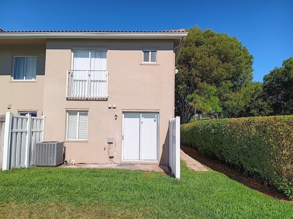 150 Riviera Cir - Photo 2 of 10