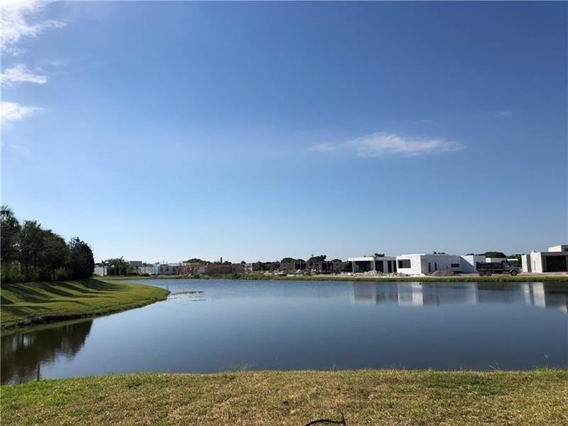 150 Riviera Cir - Photo 3 of 10