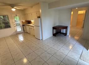 704 Se 16th St #A - Photo 1 of 1