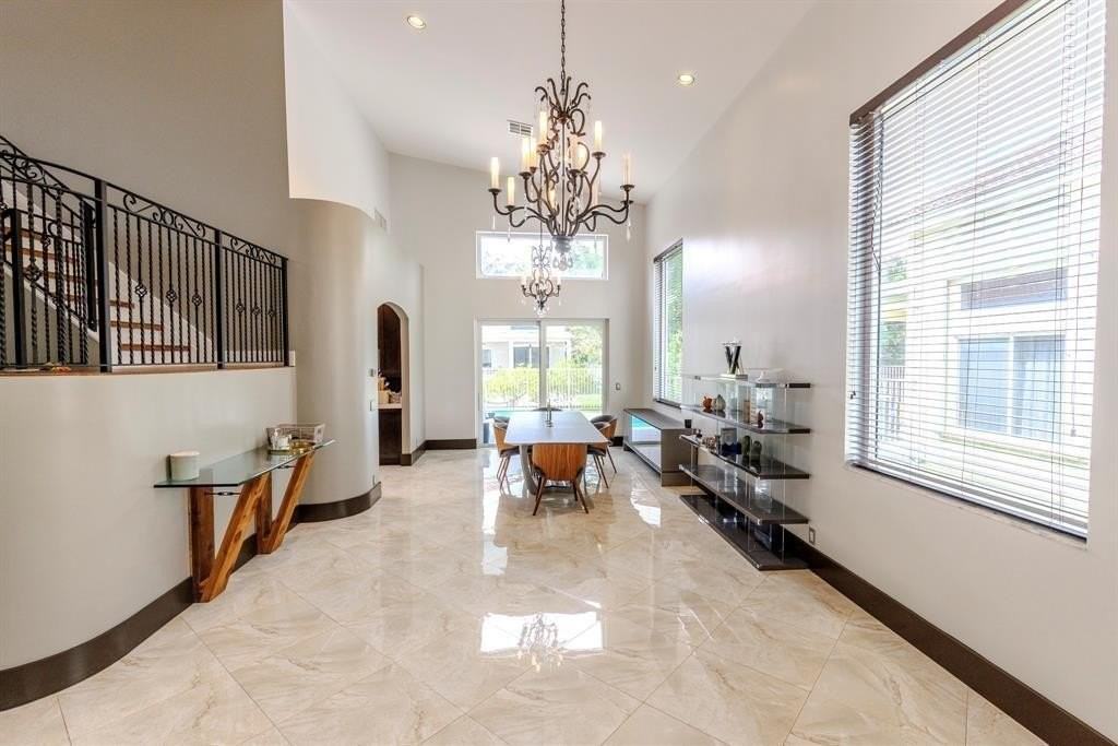 4080 Lansing Ave - Photo 3 of 35