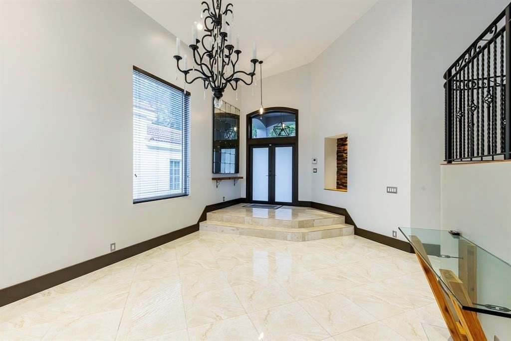 4080 Lansing Ave - Photo 4 of 35