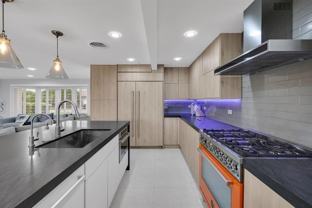 4710 Ne 27th Ave - Photo 1 of 1