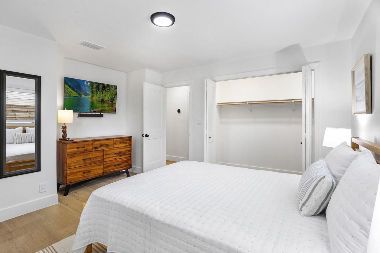 4358 Birdwood St - Photo 6 of 25