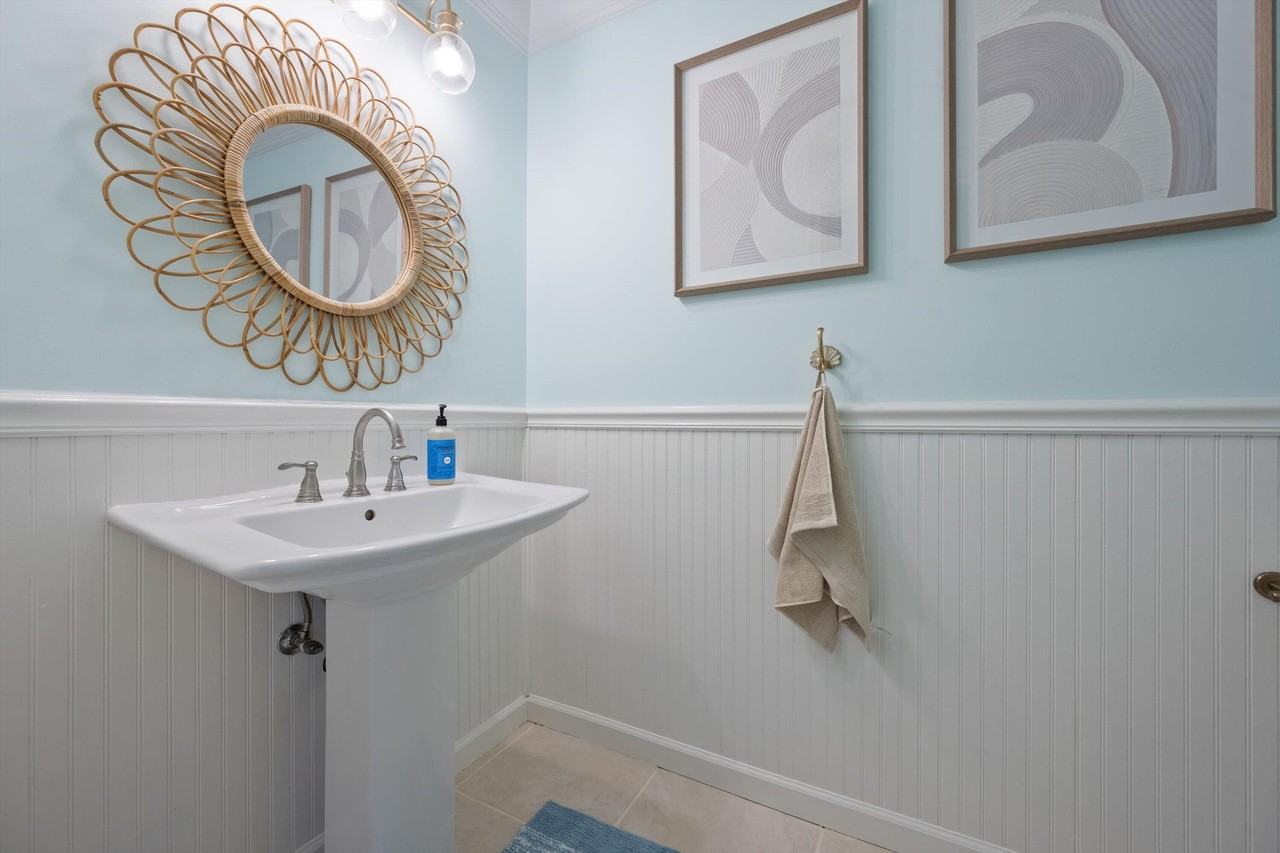 148 Scarborough Ter - Photo 7 of 26