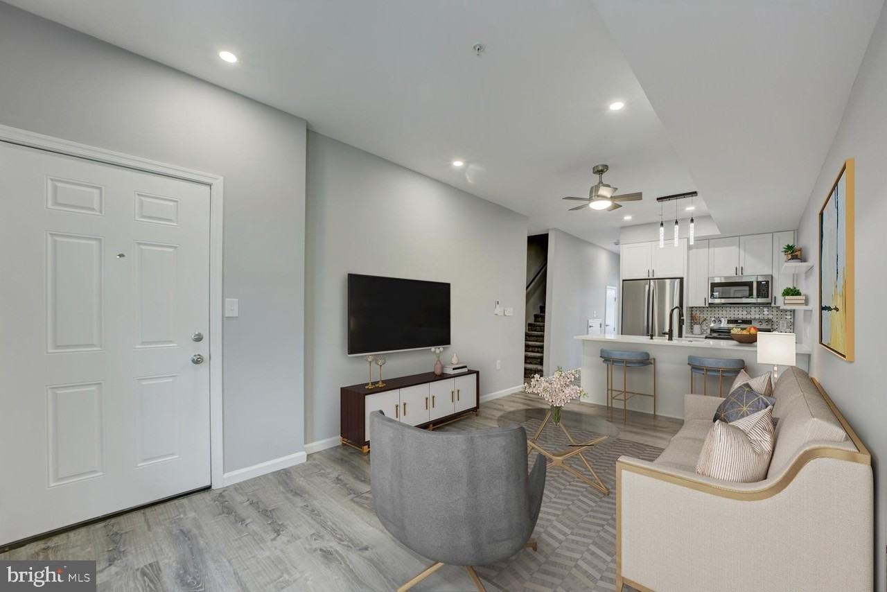 832 19th St Ne Unit C #C - Photo 5 of 19