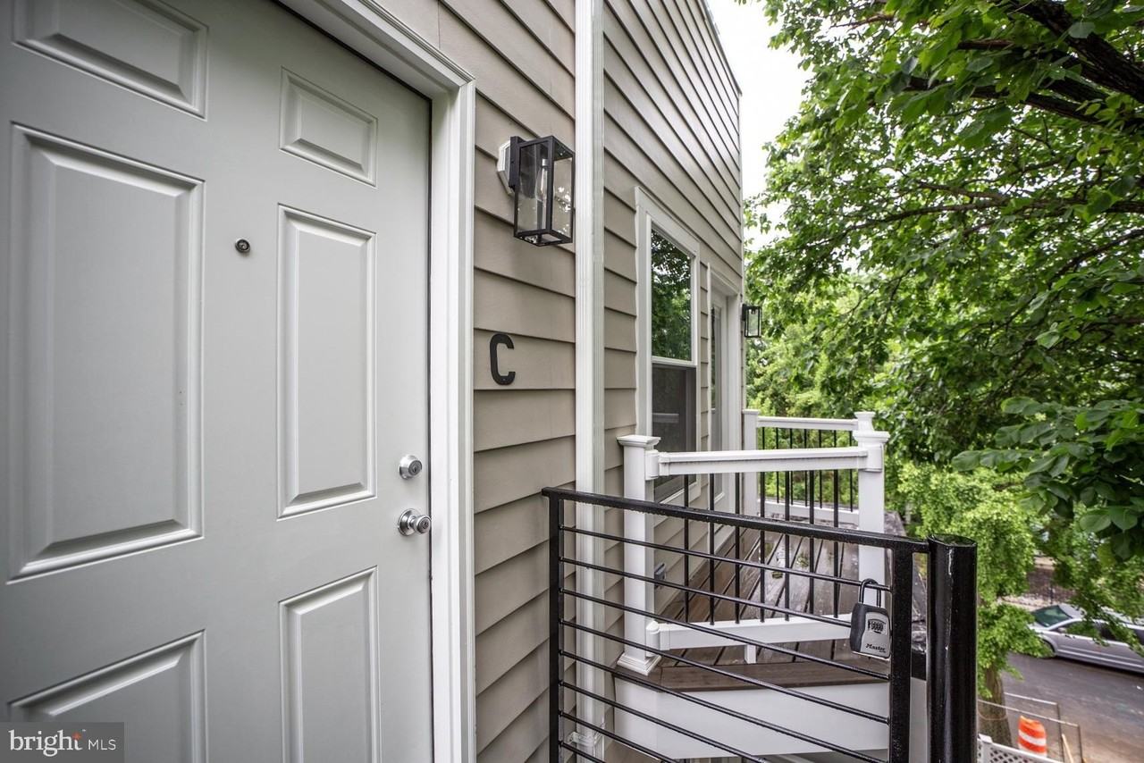 832 19th St Ne Unit C #C - Photo 6 of 19