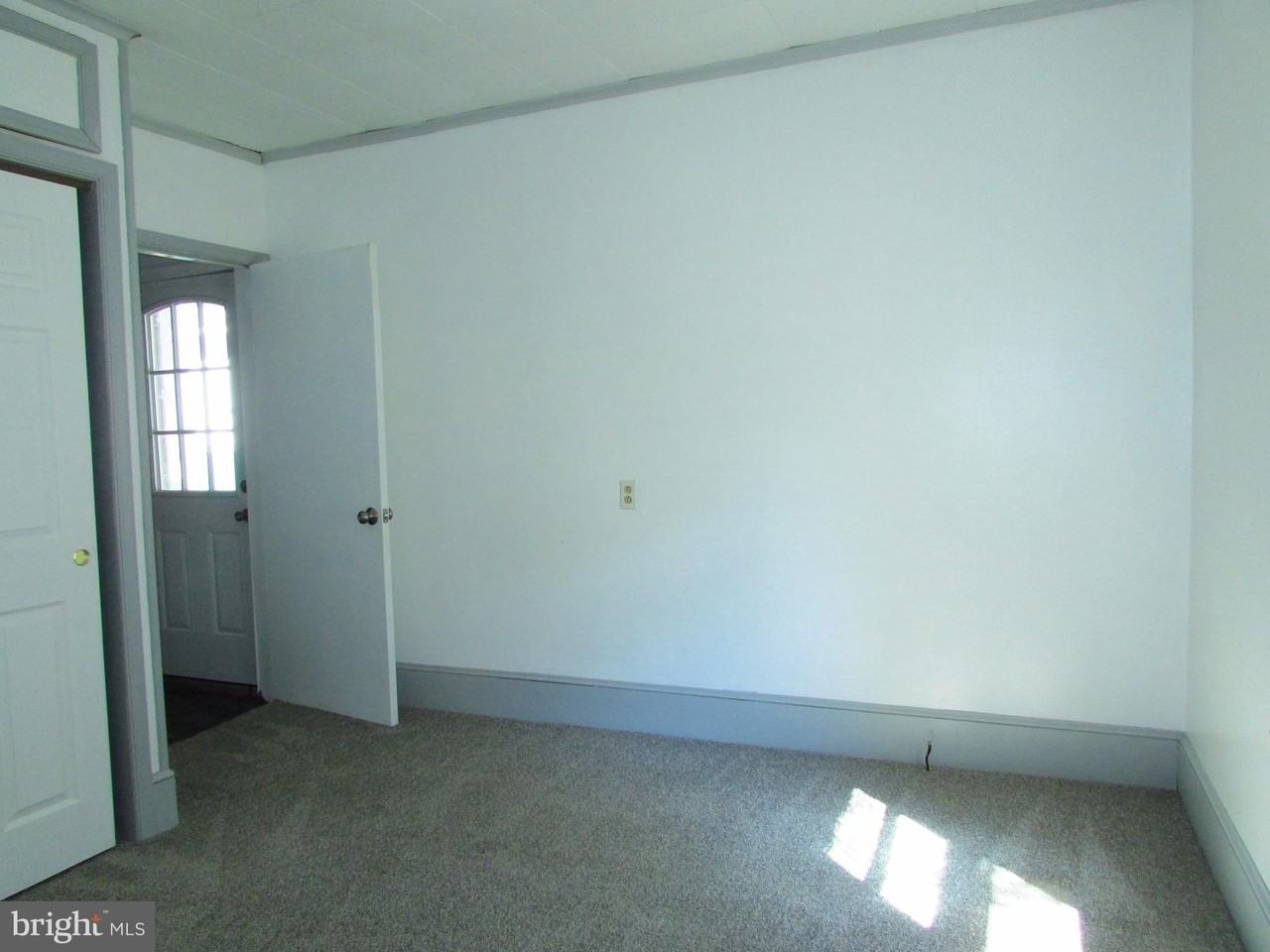 611 E State St - Photo 7 of 17