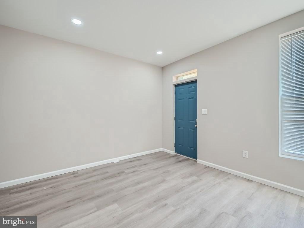 1324 W Pratt St - Photo 5 of 28