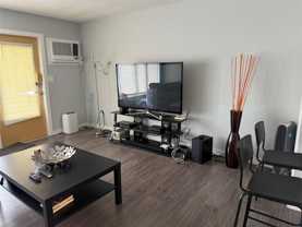 1110 N Riverside Dr - Photo 1 of 1