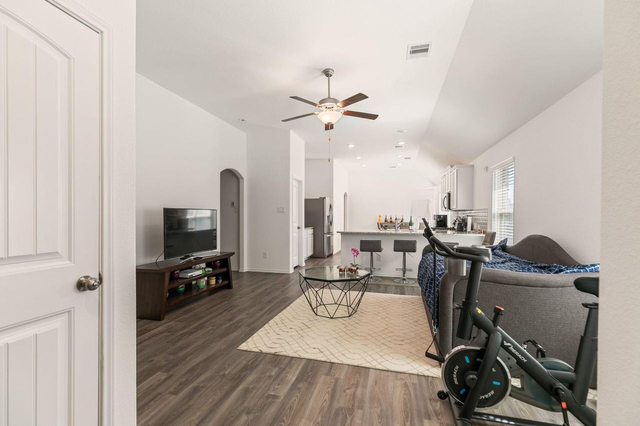 10014 Granite Grove Drive - Photo 4 of 25