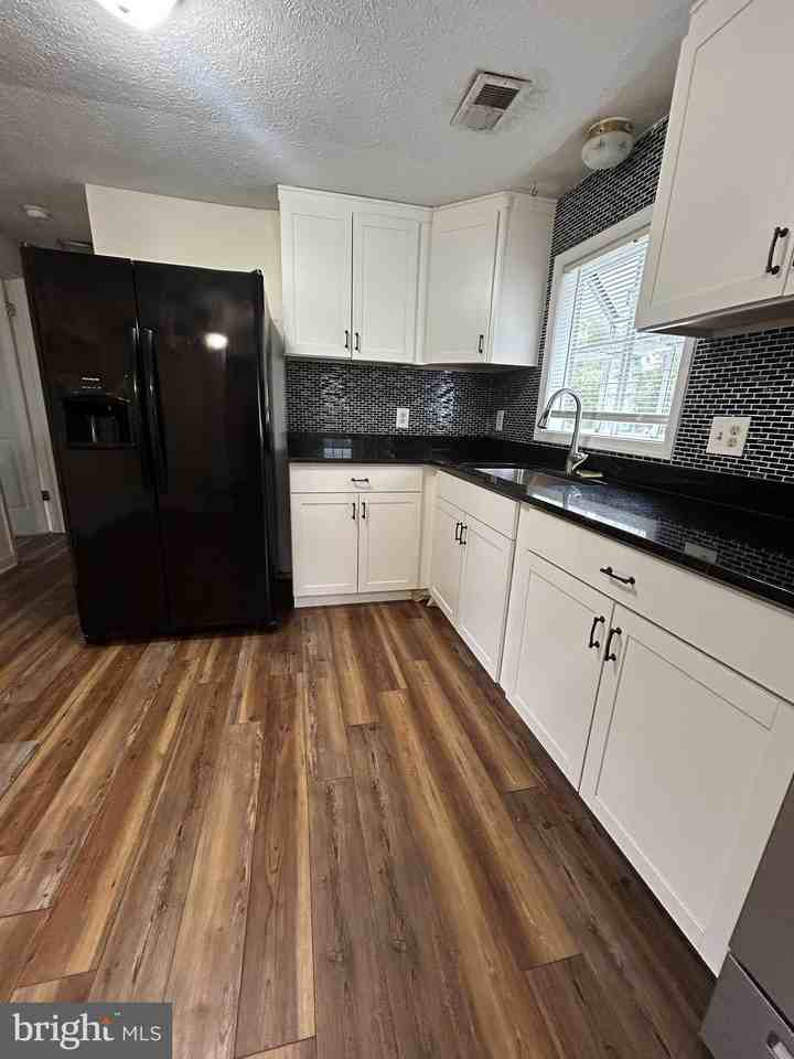 26326 Skyview Dr - Photo 3 of 13