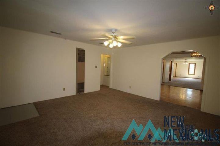 1421 Ross St - Photo 6 of 32