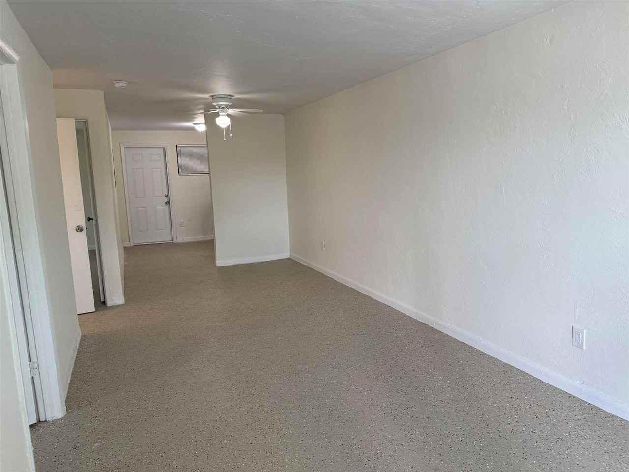 2830 Nw 15th Ct - Photo 4 of 10